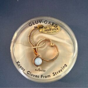 Gluv-Gard 14K Gold Plated Glove Holder